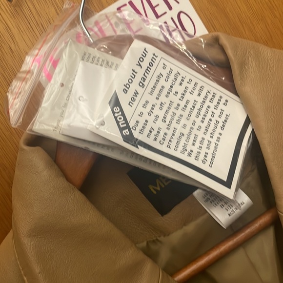 MetroStyle Tan Genuine Leather Slim Coat Unisex - Picture 5 of 5